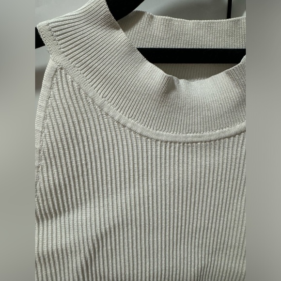 Aritzia Babaton sculpt knit mock neck - Picture 3 of 5